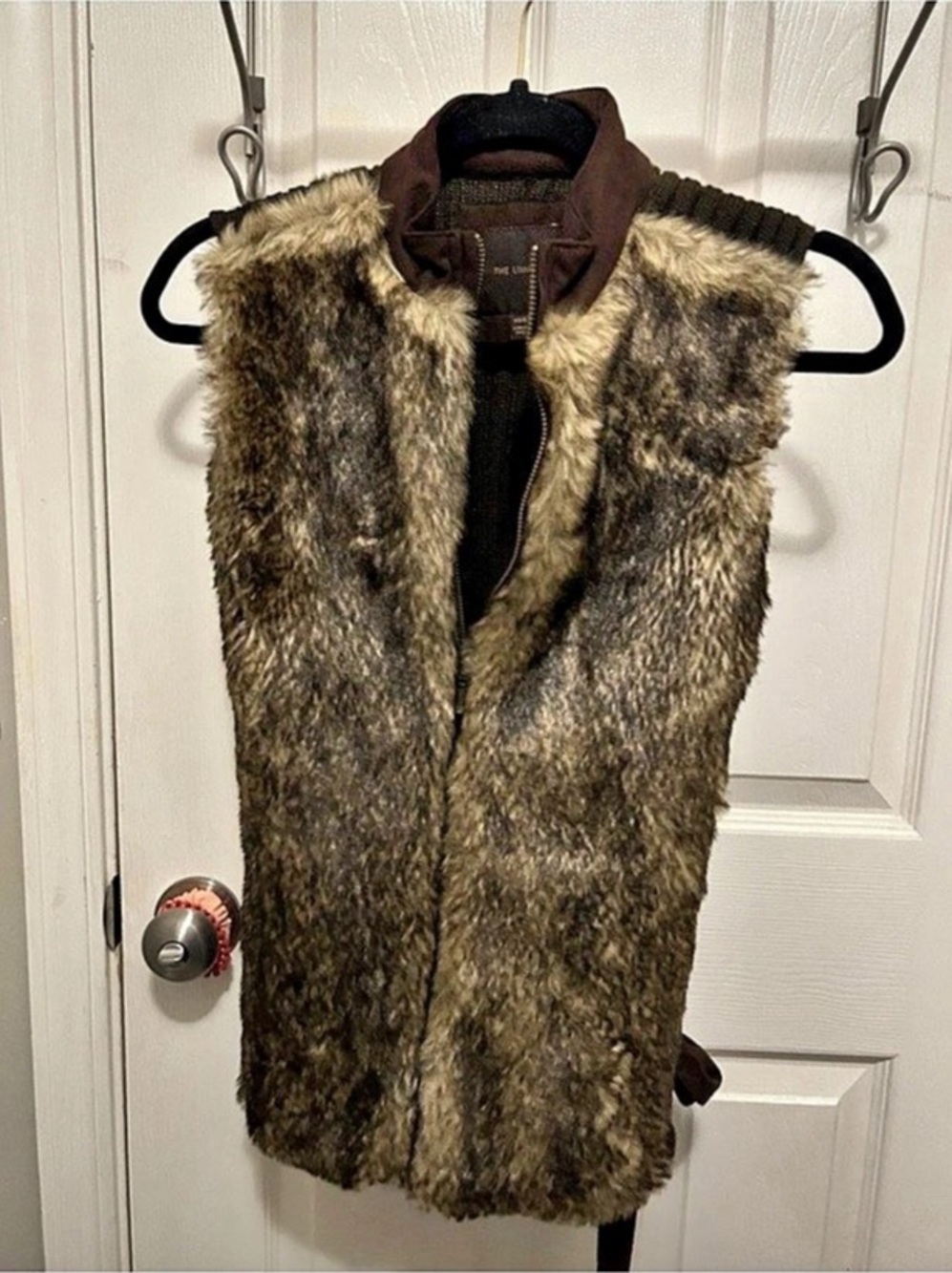 The Limited Faux Fur Knit-Back Vest in Brown Size XS/S. Early 2000’s